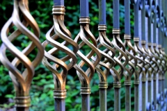 fence-perspective-railing-green-metal-material-528430-pxhere.com_